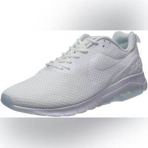 Nike Air Max Motion Size 8.  B88